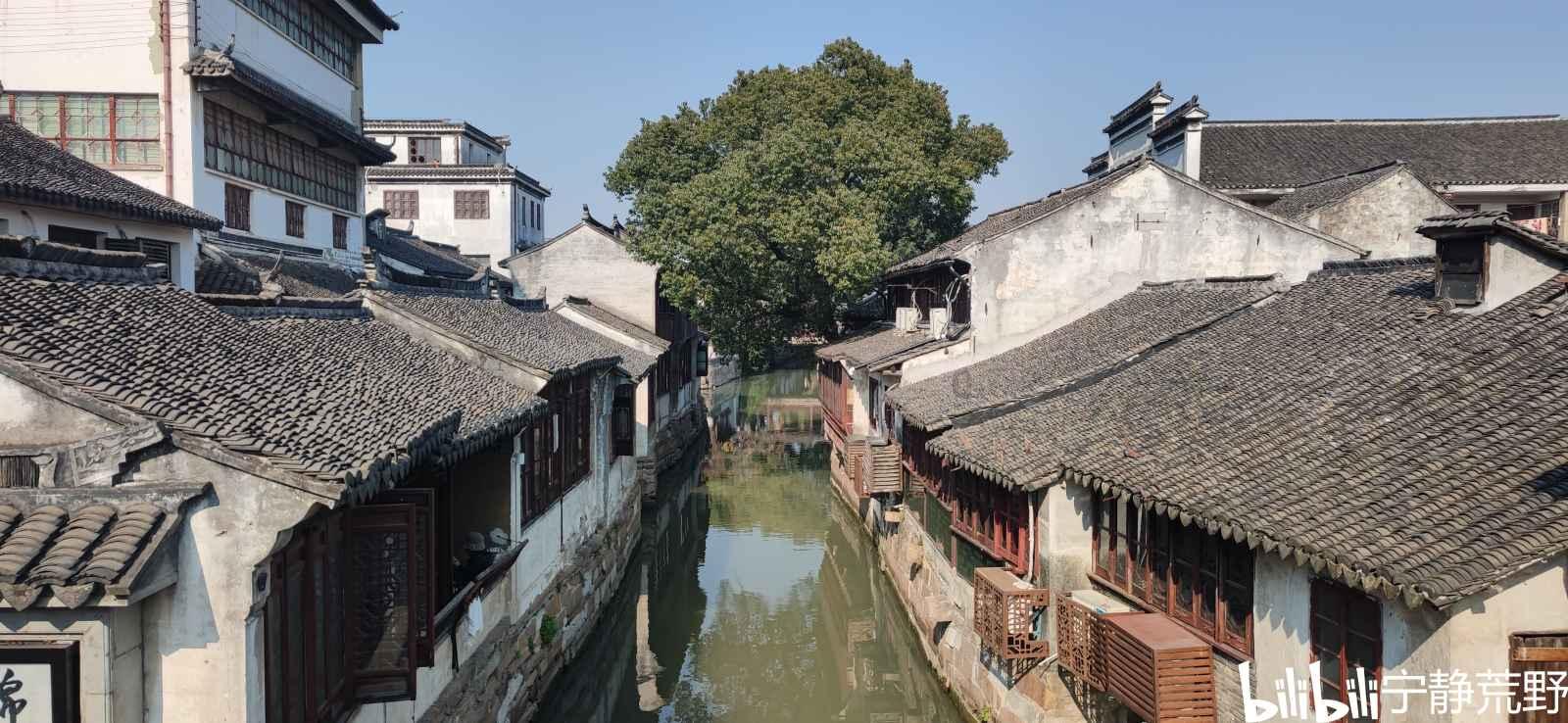法媒：贝蒂斯想签32岁巴坎布，球员对于重返西甲提议感到兴奋
