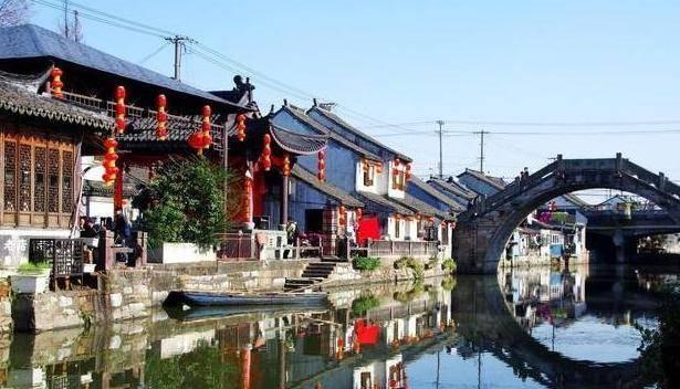 许嵩冯禧被曝分手，女方连夜删与许嵩同款，原因疑和张靓颖有关！
